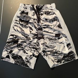Youth Large Nike Shorts